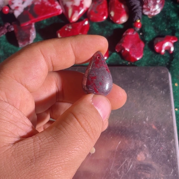 天然辰砂原石首饰