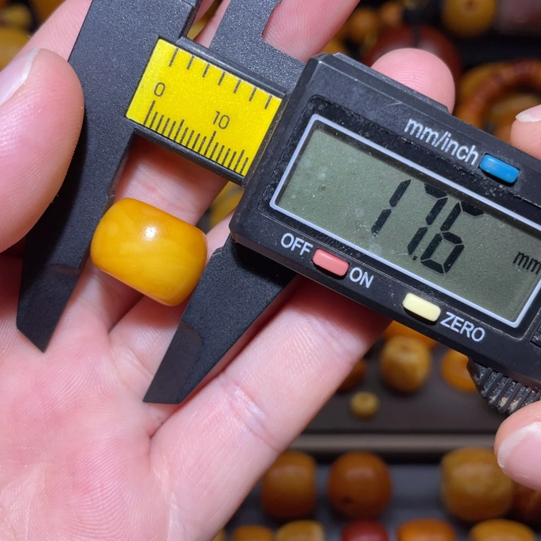 琥珀未镶嵌裸石马蹄