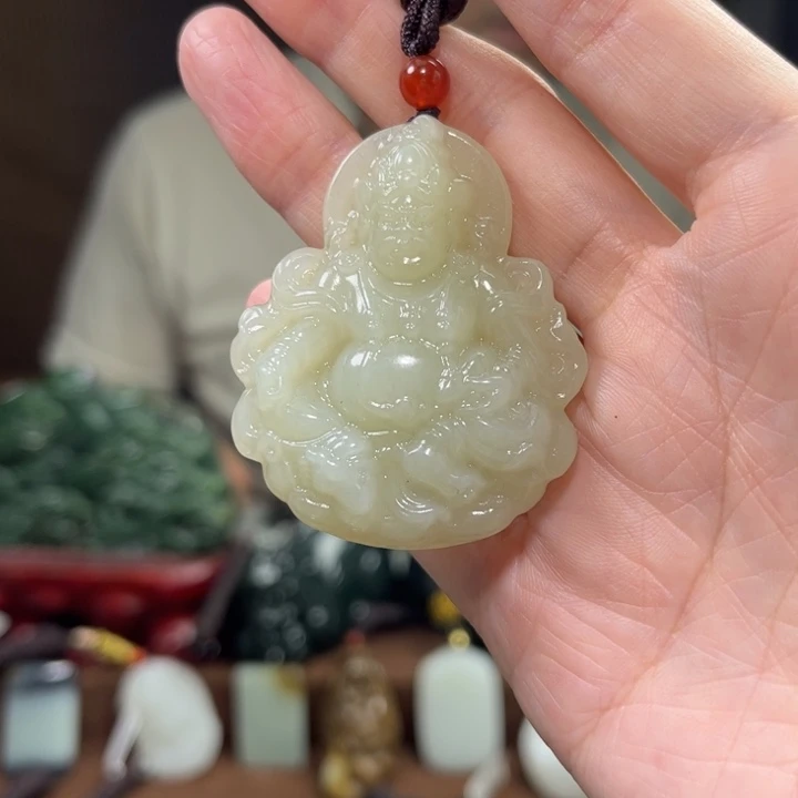 颈饰未镶嵌和田玉