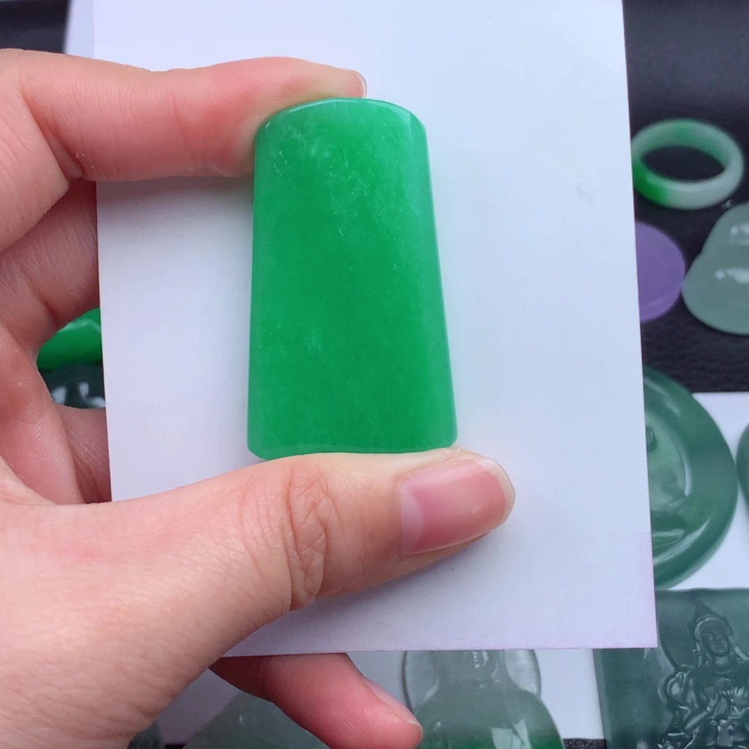 天然的缅料a货吊坠挂件