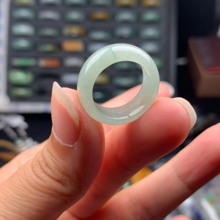 翡翠戒指未镶嵌戒圈