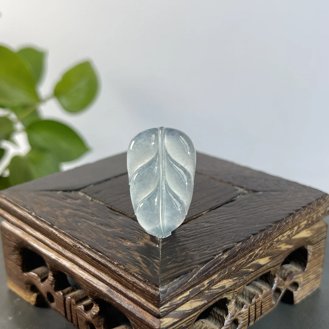 JXW28-142 天然缅甸A货翡翠  金枝玉叶