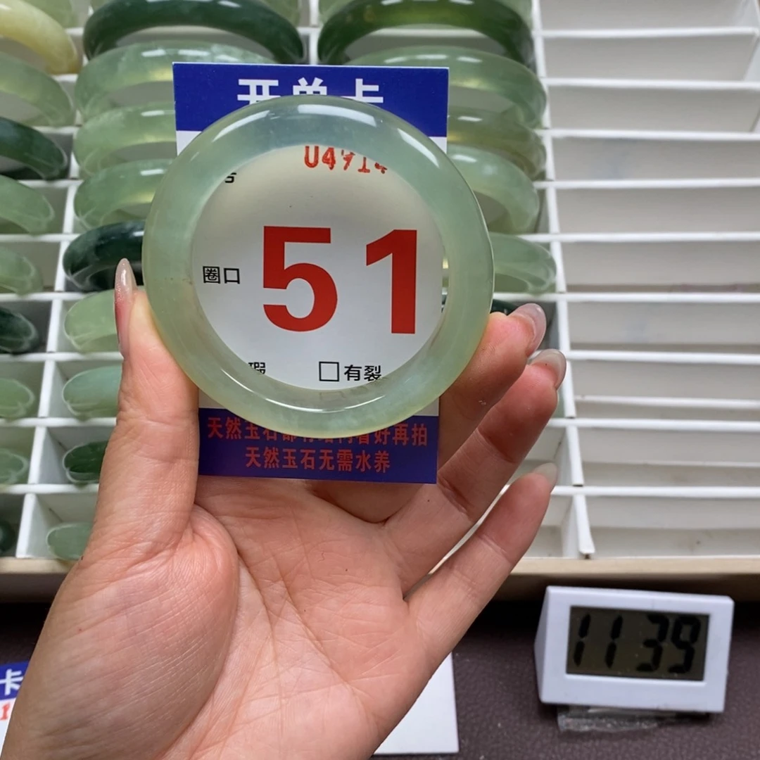 岫玉手镯未镶嵌我