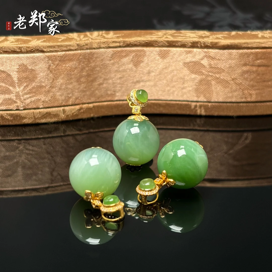 【老郑家】18K金和田玉吊坠 3088-1 多样性发1件 约14mm