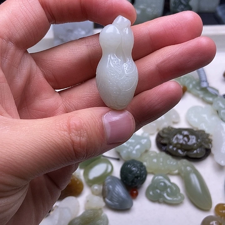 未镶嵌和田玉挂件