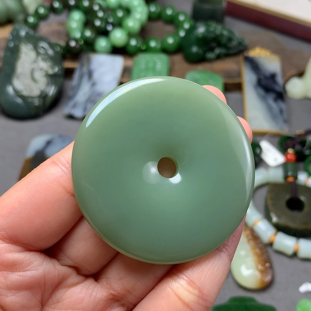 和田玉颈饰未镶嵌上**水