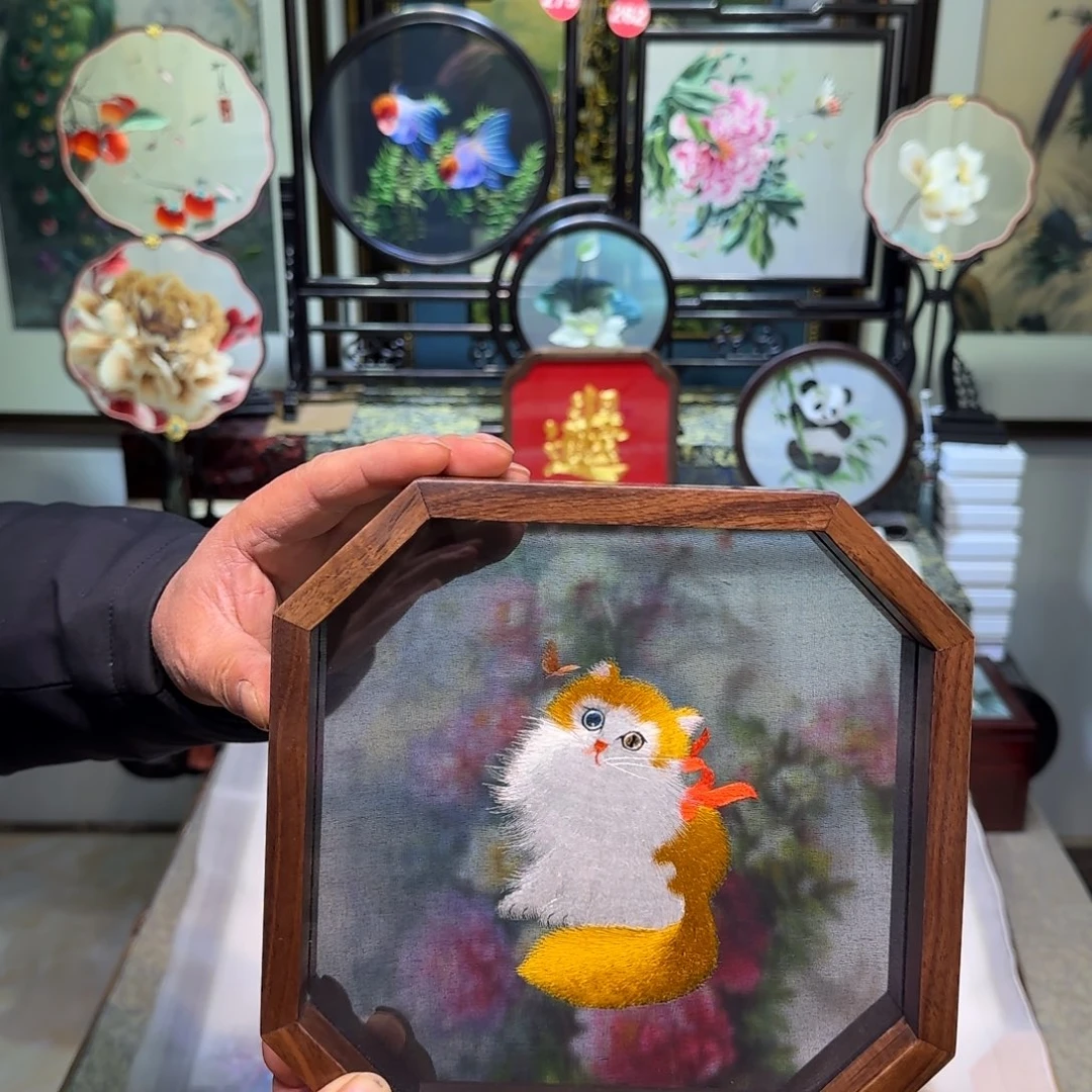 刺绣刺绣工艺精湛异色