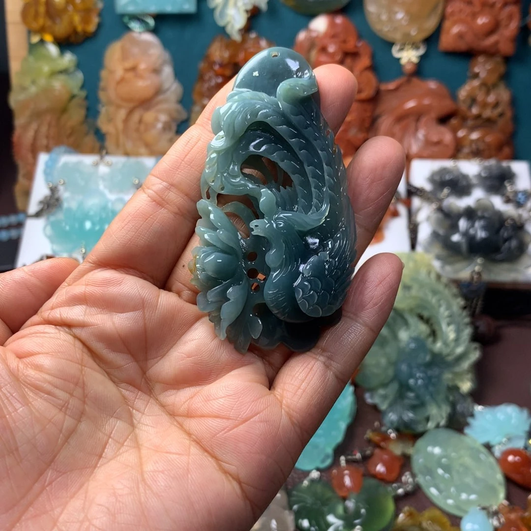蛇纹石玉未镶嵌挂坠