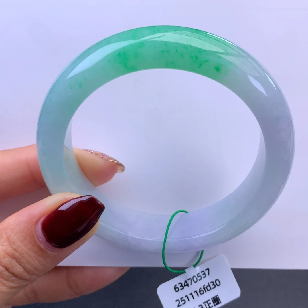 翡翠未镶嵌手镯细糯白底飘阳绿手镯（有纹）