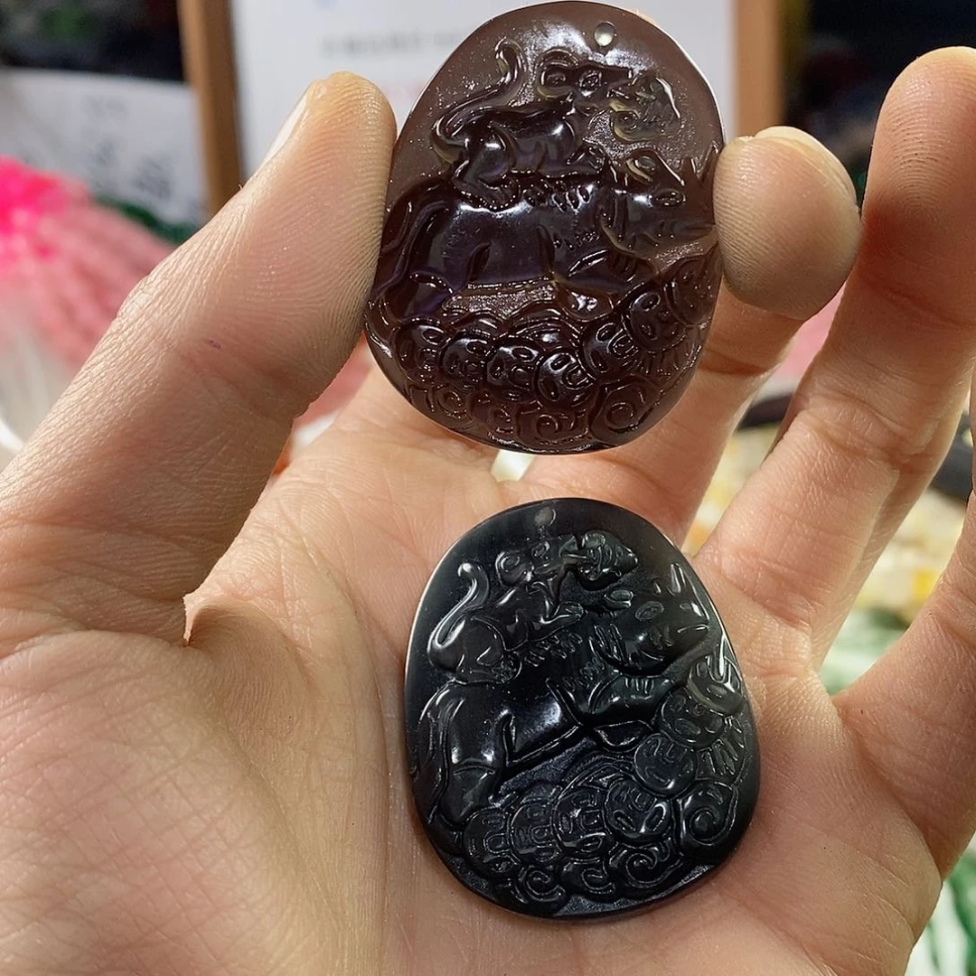 玛瑙/玉髓珠宝半成品合金一个冰透彩耀石雕刻西牛老鼠A191