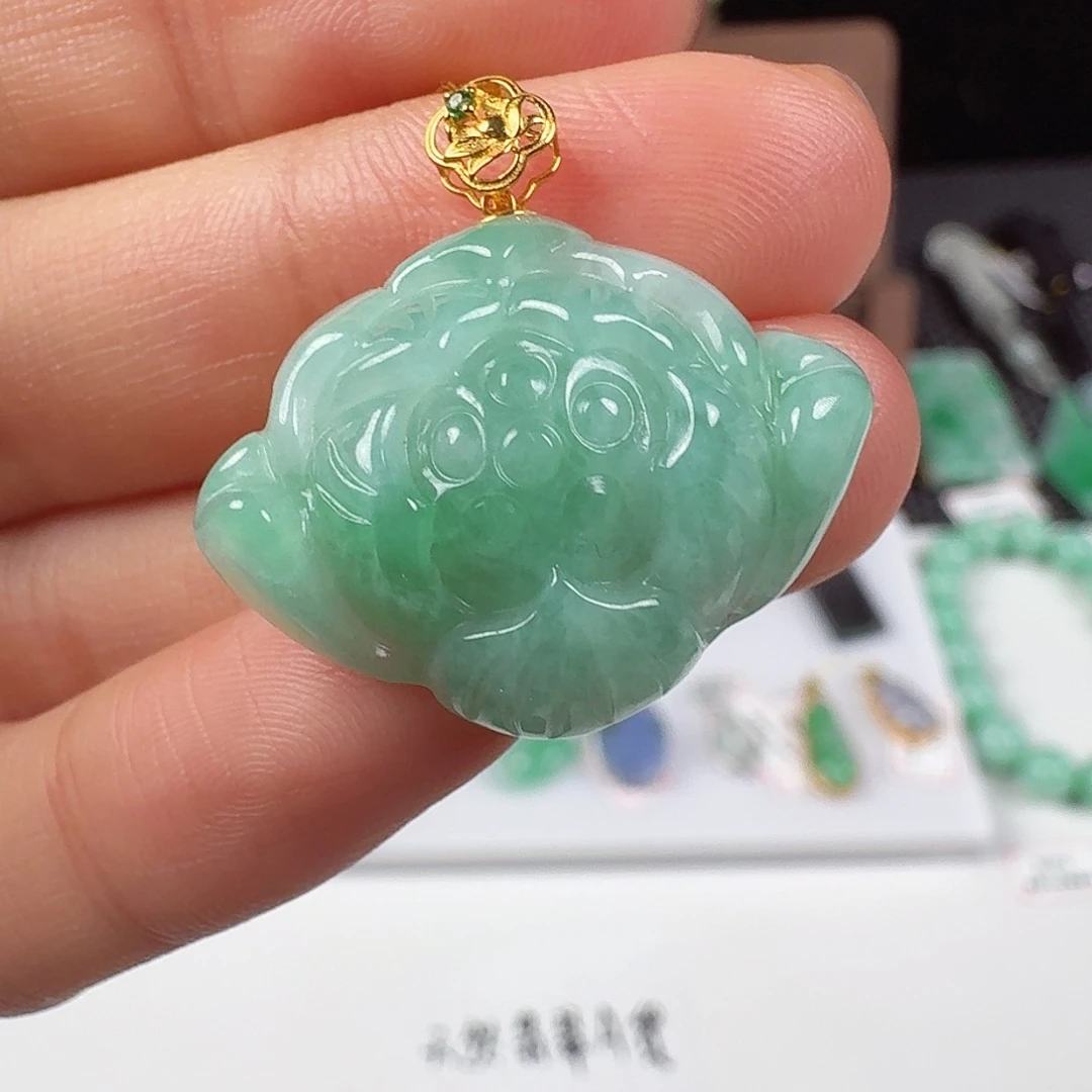 翡翠18K金镶嵌颈饰