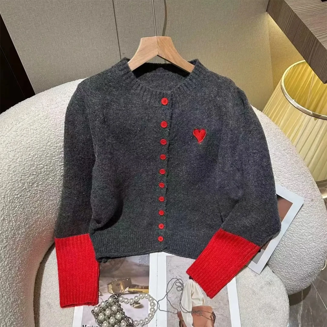 韩版拼色刺绣爱心毛衣女2025新款时尚休闲慵懒风软糯圆领针织开衫
