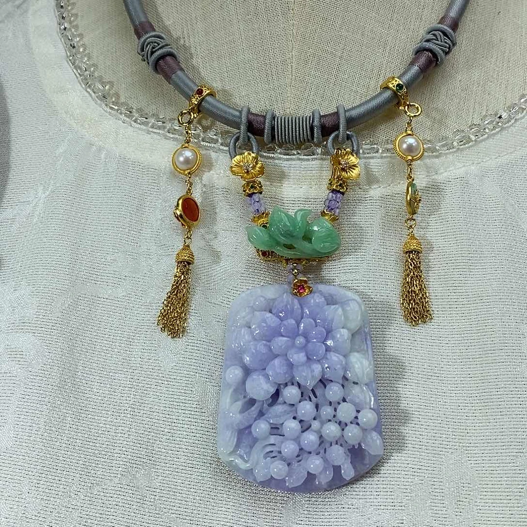 翡翠未镶嵌颈饰吊坠