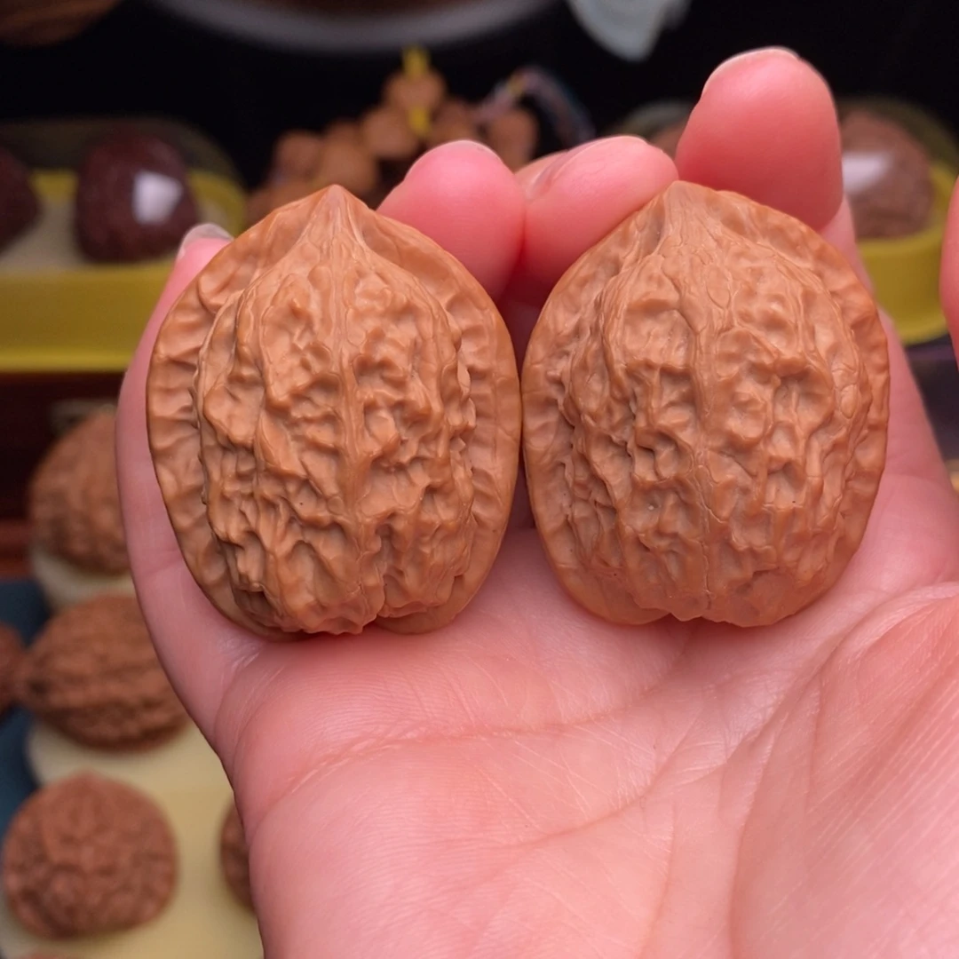 文玩核桃吊坠36赤焰鸡心