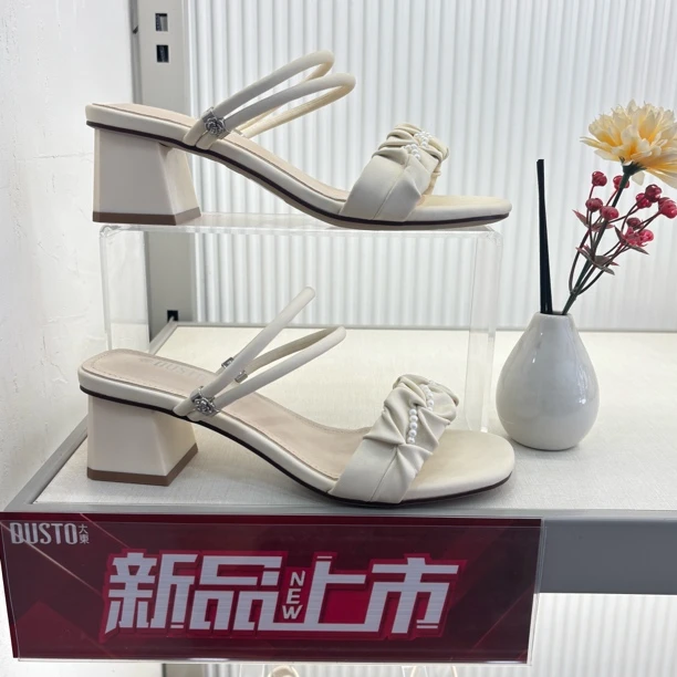 两穿凉鞋时尚百搭夏季粗跟