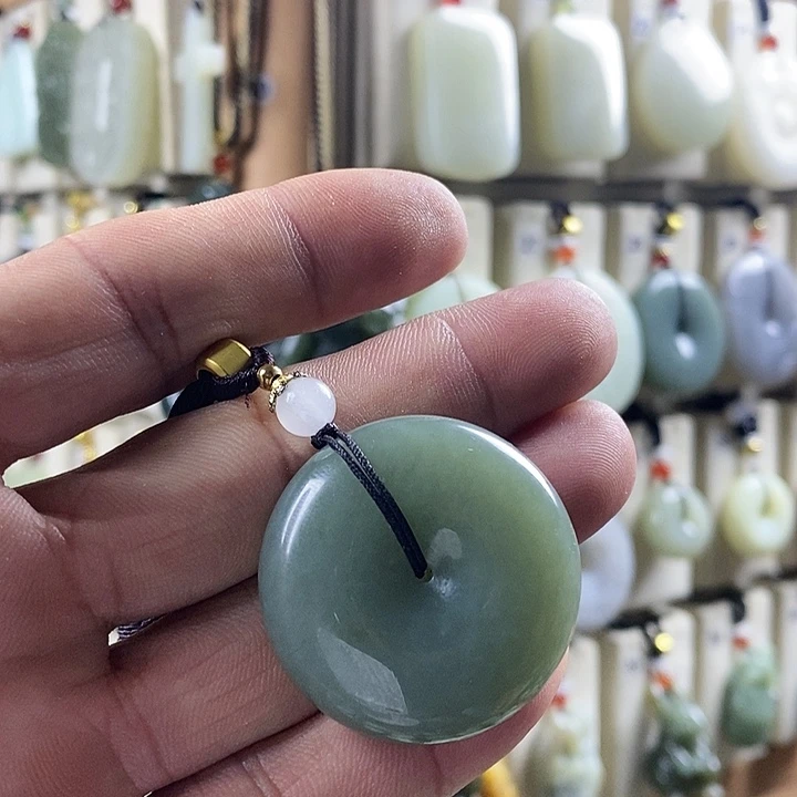 和田玉（糖玉）未镶嵌颈饰