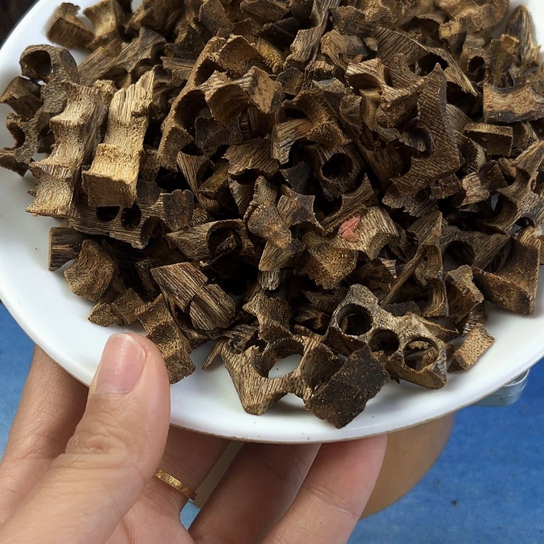 香料绿奇楠虫漏乌身圆叶块料100克