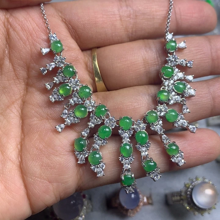 翡翠未镶嵌戒指银托镶嵌，可直接佩戴