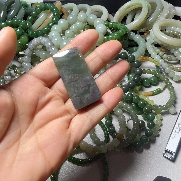 和田玉未镶嵌手串