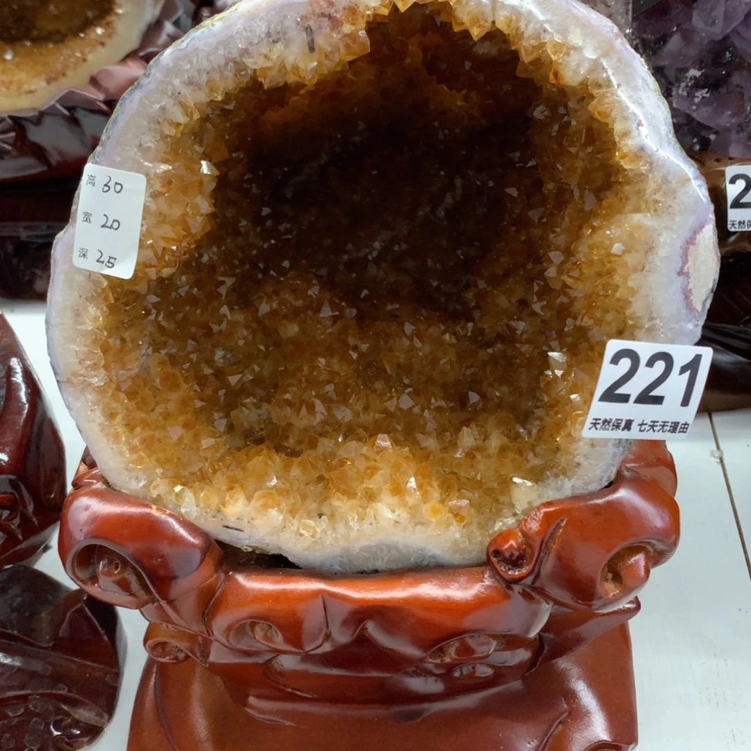 水晶摆件未镶嵌大*生