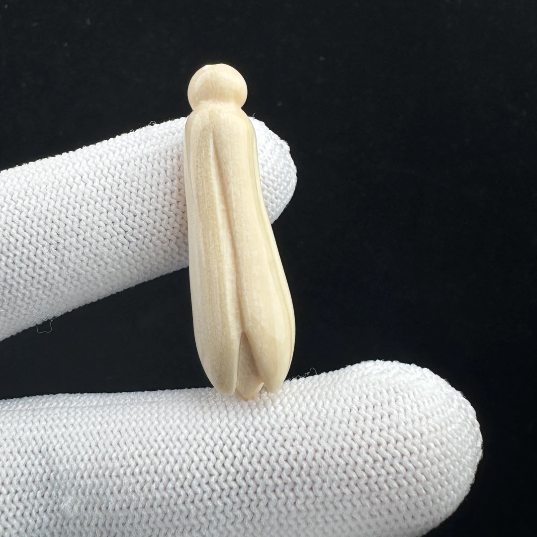 J8252天然猛犸玉兰花 11.6*37.5mm一物一图 假一罚十
