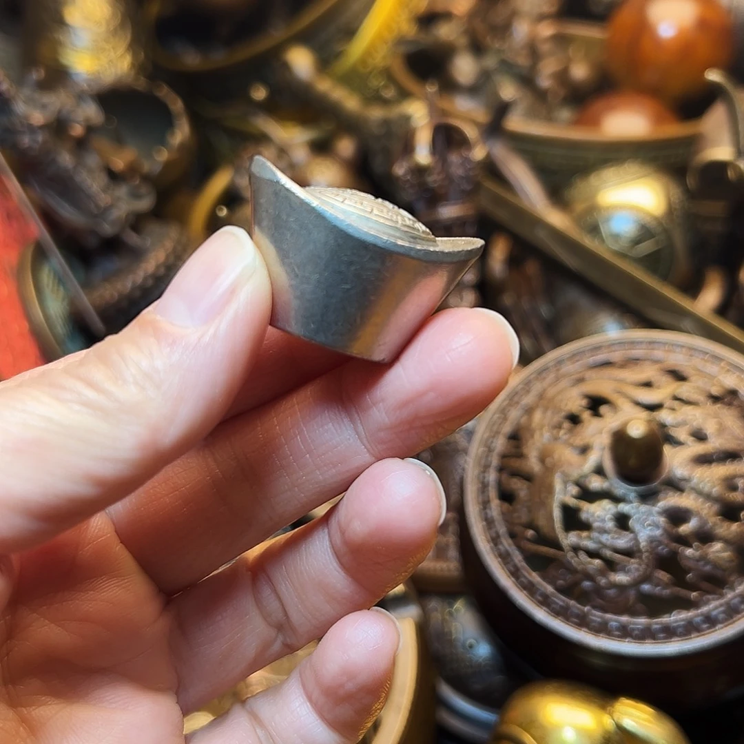 精美铜器工艺品等