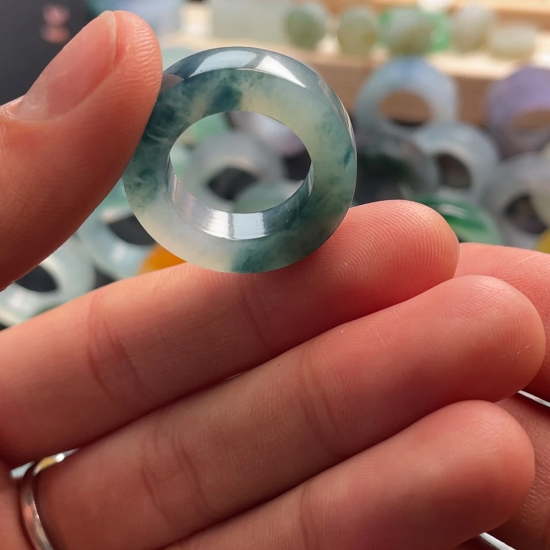 定制翡翠未镶嵌别***娟戒指