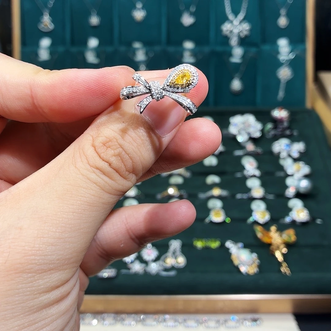 钻石18K金镶嵌戒指/指环