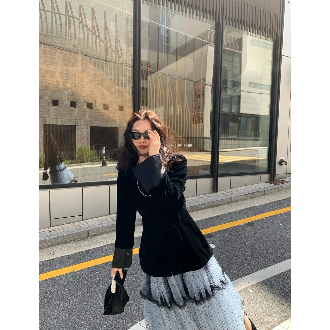 2024秋季新款气质御姐暗黑系圆领喇叭袖丝绒外套高腰半身裙套装女