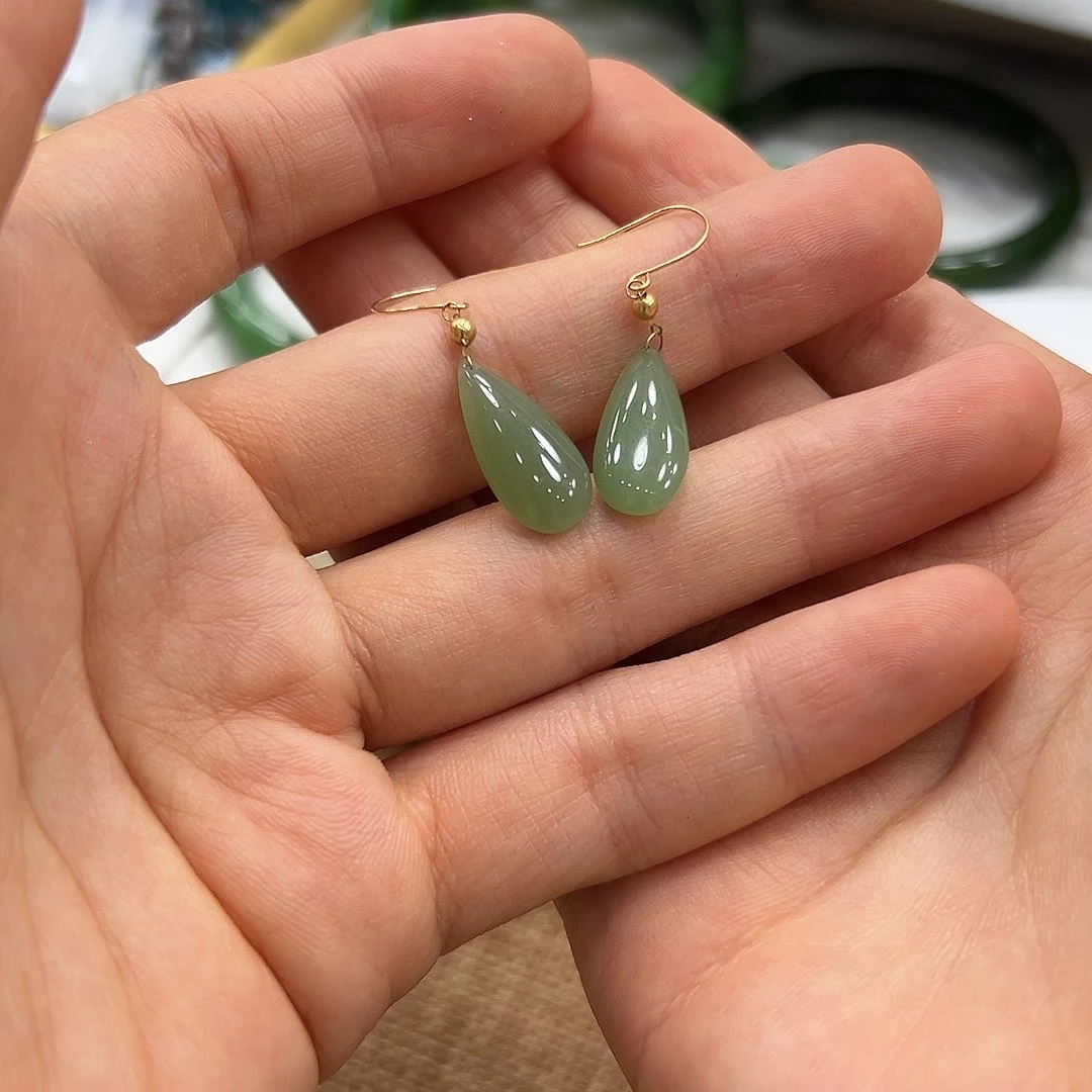 和田玉18K金镶嵌耳饰玄*?