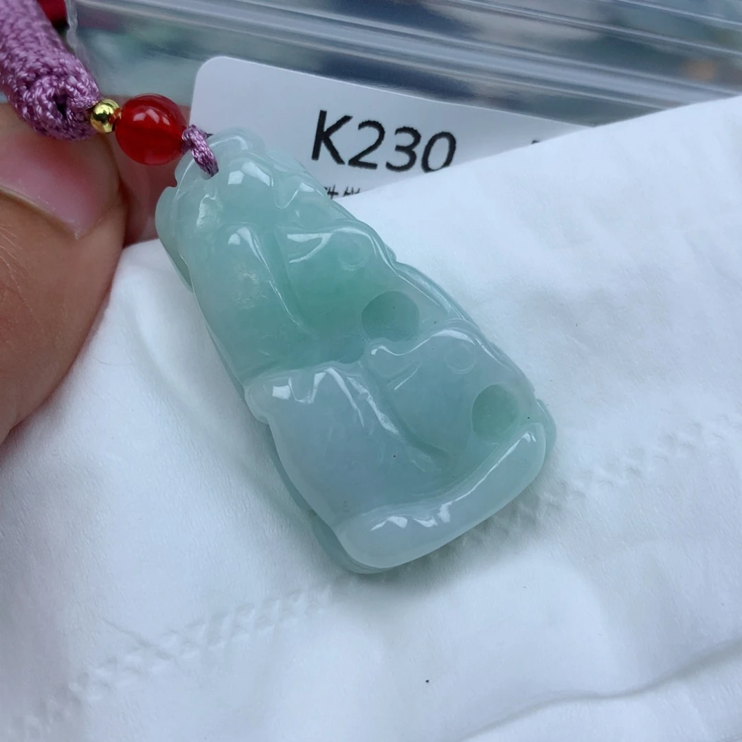 翡翠颈饰未镶嵌牌子