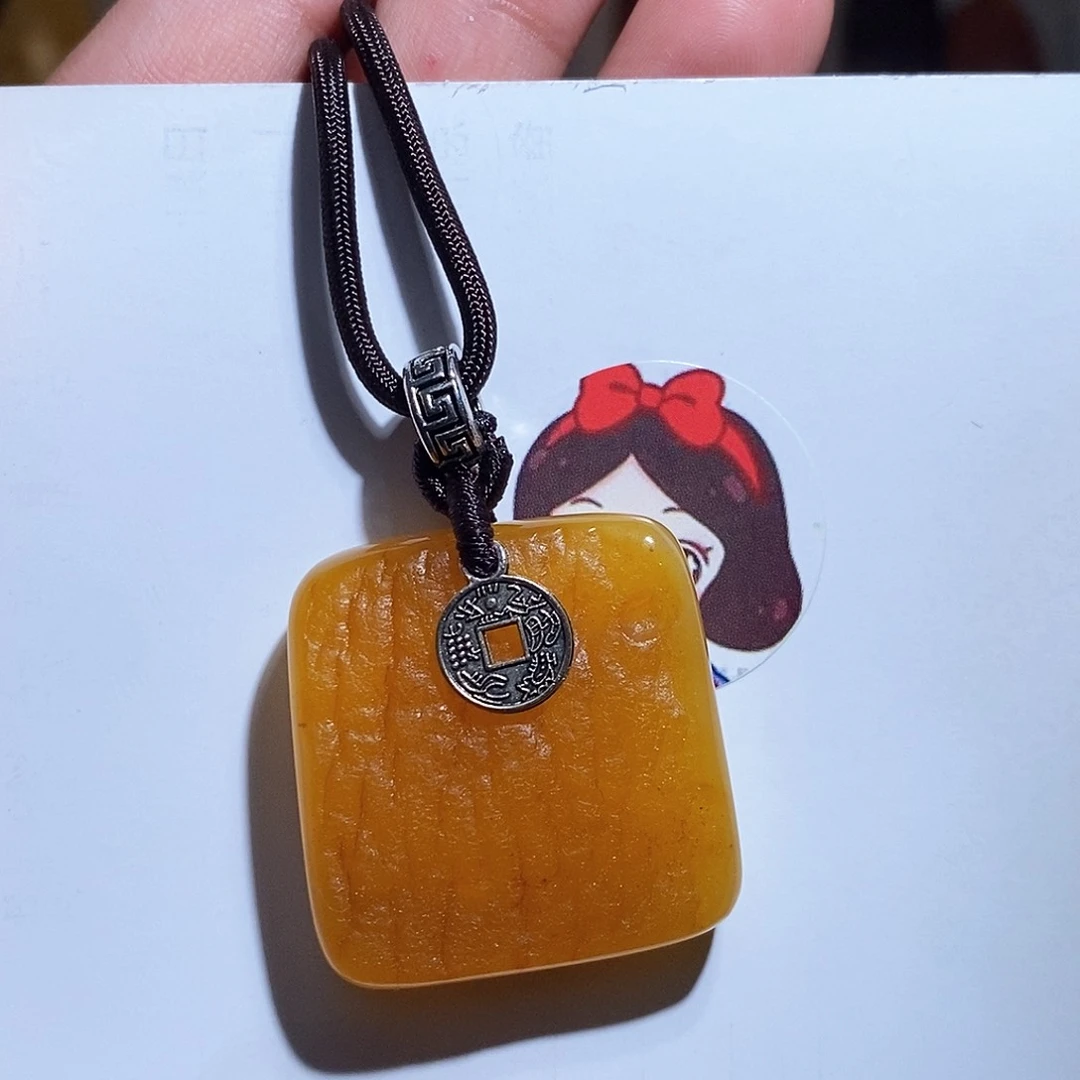 未镶嵌琥珀珠宝奇石
