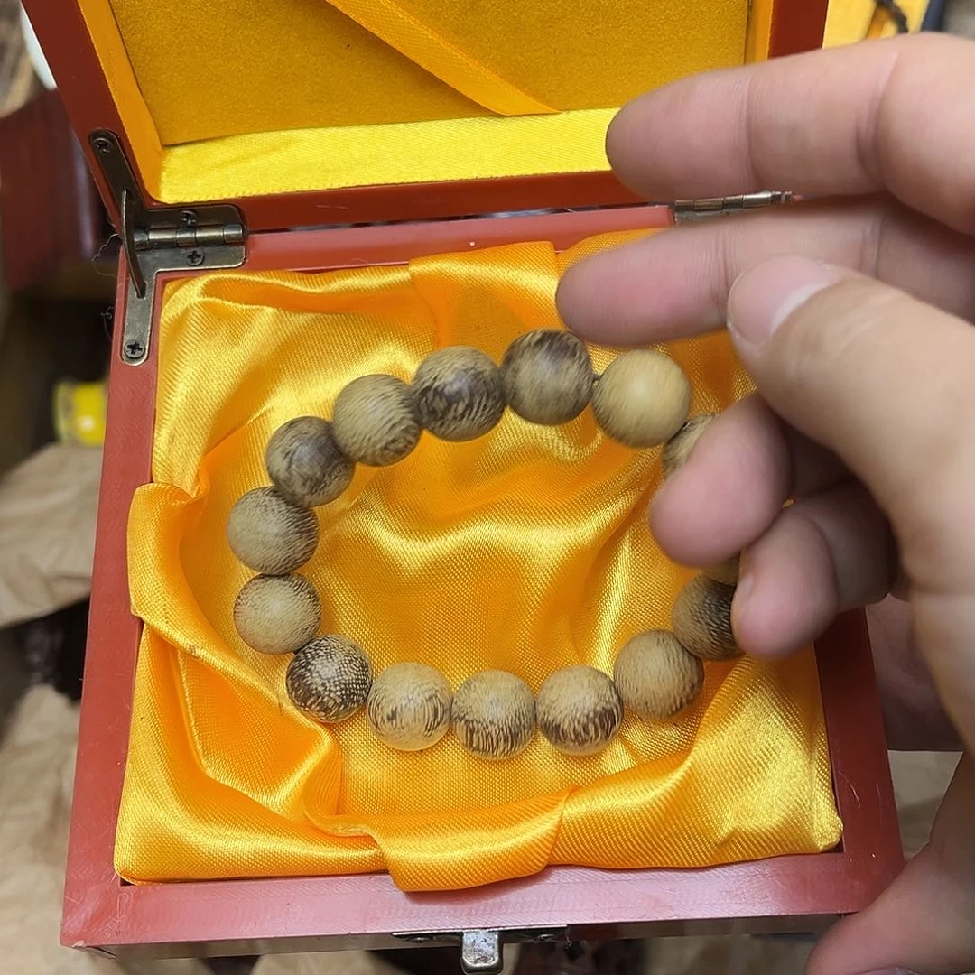 大叶紫檀（黑酸枝木类）