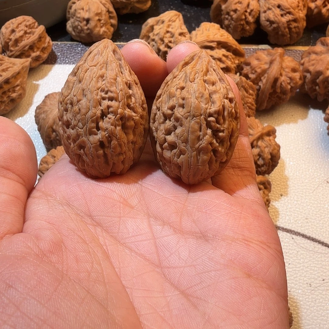 文玩核桃吊坠坐佛