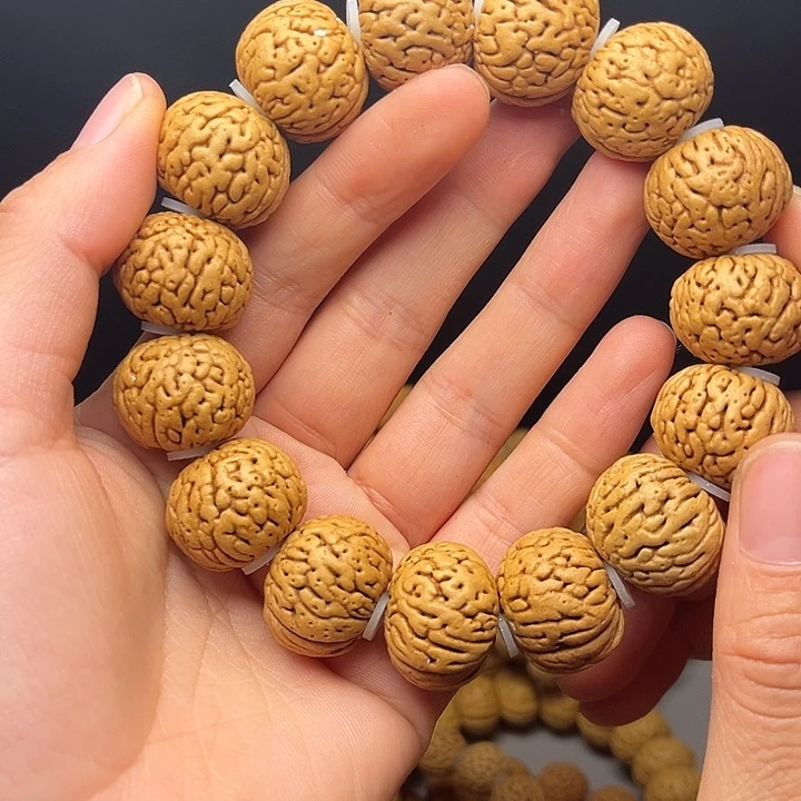 生***热吊坠桃核桃核手串