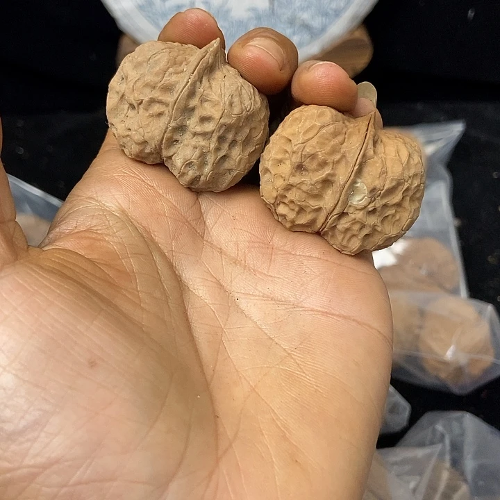 把件文玩核桃云南铁核桃基地96
