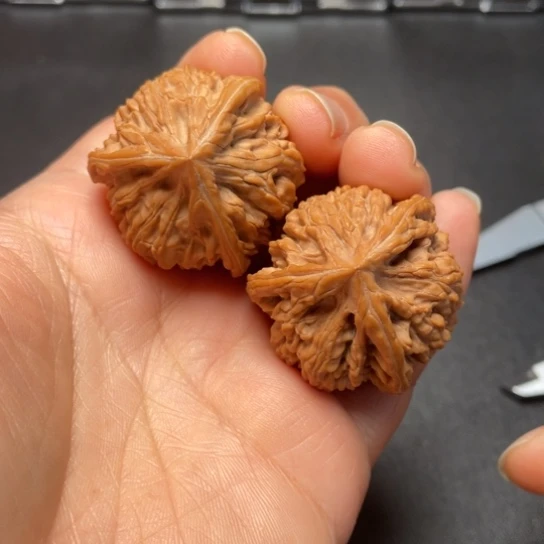 【闪购商品】把件文玩核桃文山………