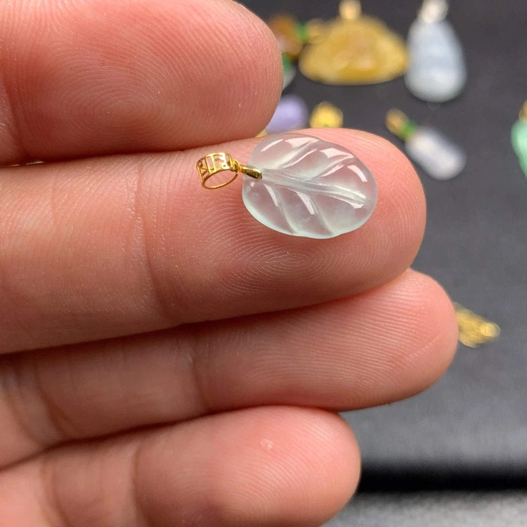 【闪购商品】颈饰18K金镶嵌翡翠翡翠