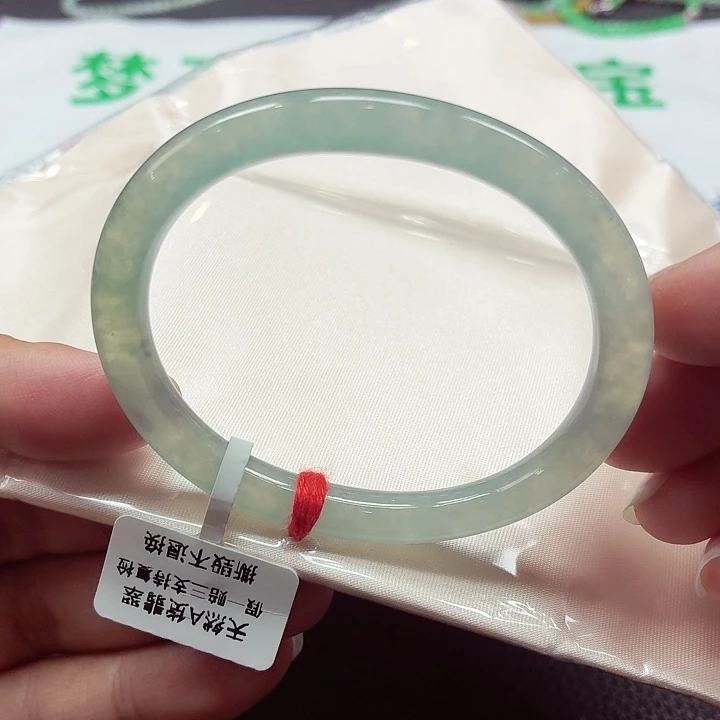 翡翠未镶嵌手镯（贵妃镯）天然缅甸A货翡翠