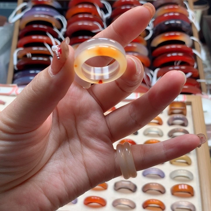 玛瑙/玉髓手镯未镶嵌芜****A