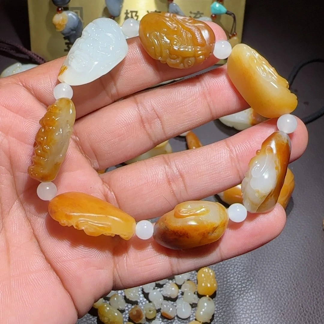 颈饰未镶嵌和田玉