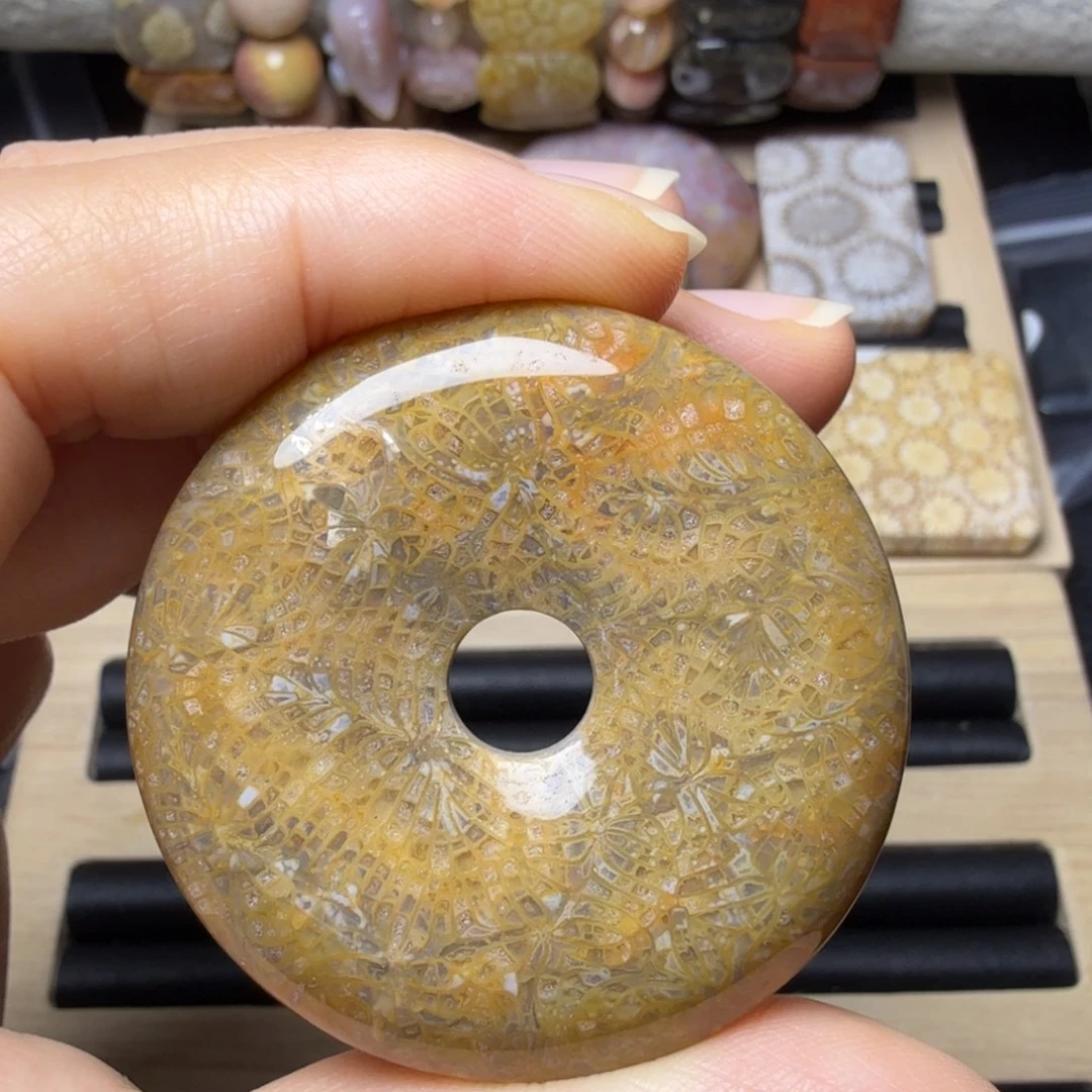 硅化玉未镶嵌凤尾，可盘
