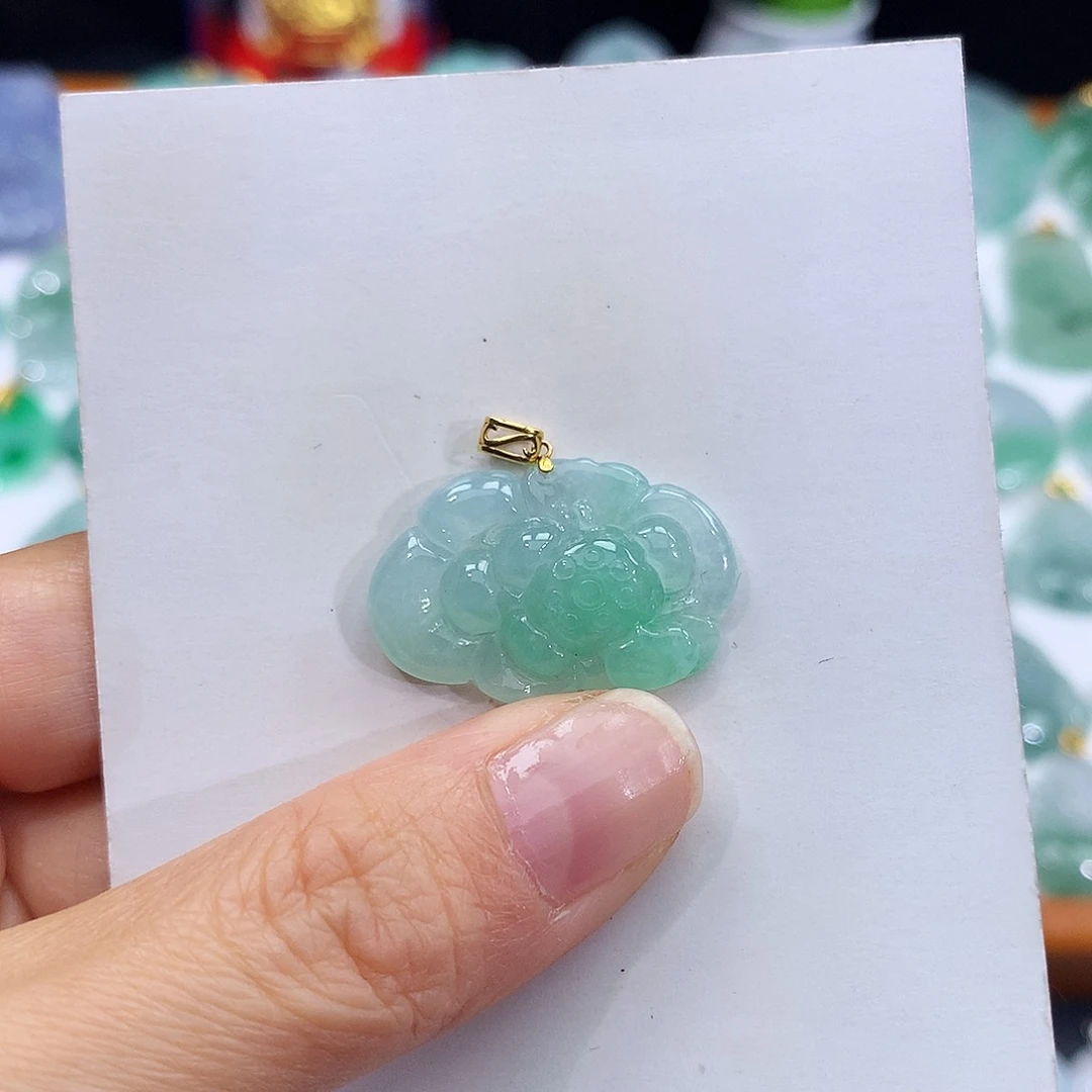 翡翠18K金镶嵌颈饰翡翠吊坠