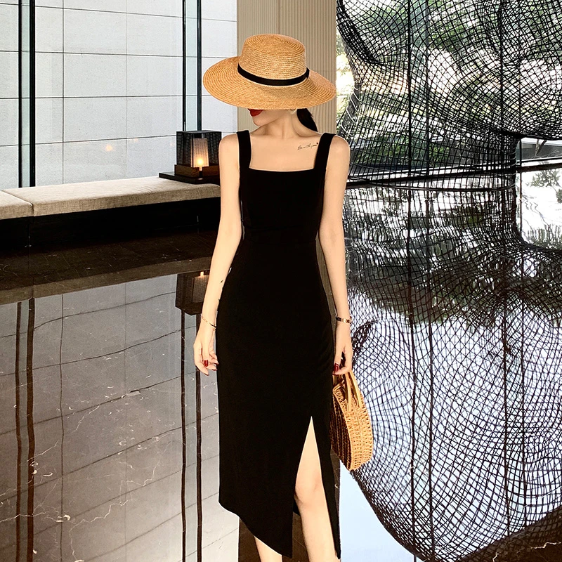 2025新款黑色吊带连衣裙女春夏高级感中长款开叉背带裙显瘦小黑裙