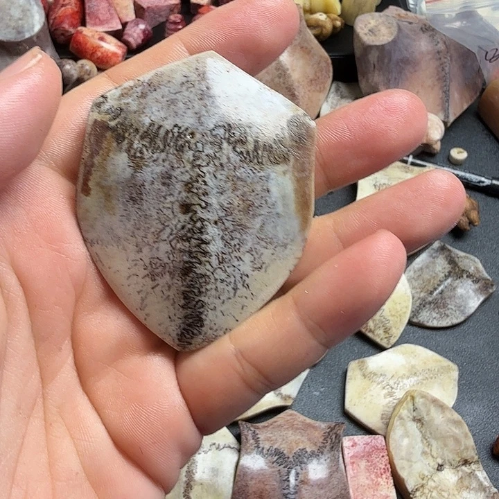 花岗石铁合金养殖鹿头骨制作三界牌