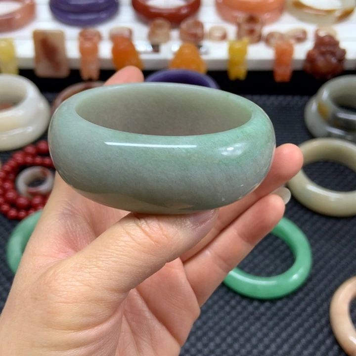 石英质玉未镶嵌手镯