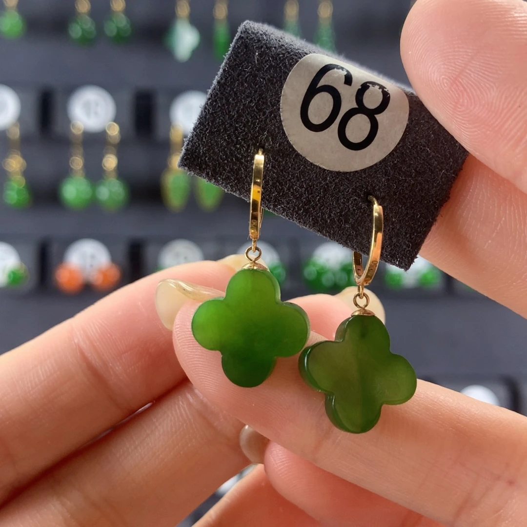 W***R和田玉18K金镶嵌耳饰