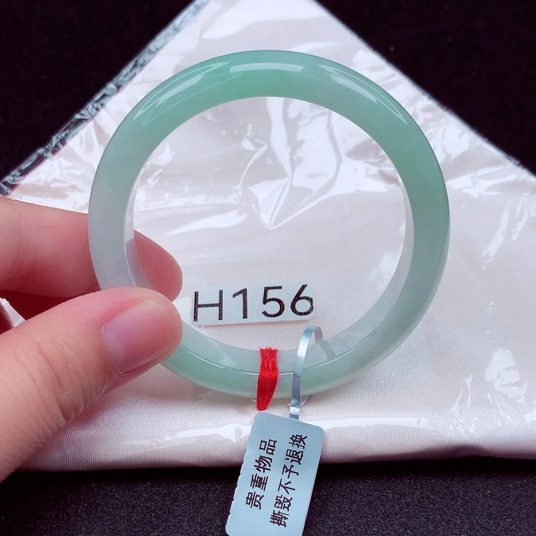 翡翠手镯未镶嵌天然缅甸