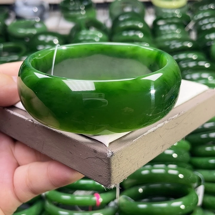 未镶嵌手镯和田玉（碧玉）