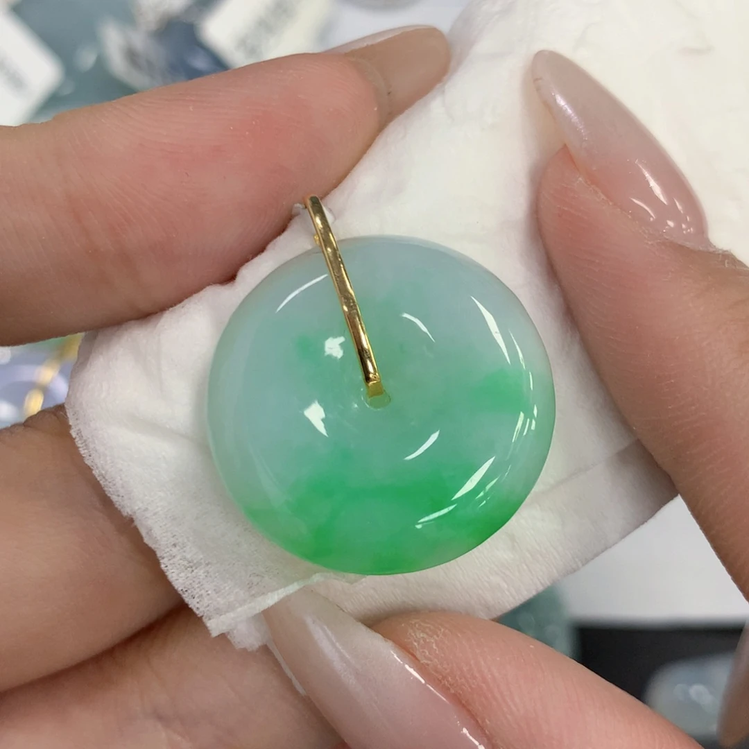 颈饰18K金镶嵌翡翠